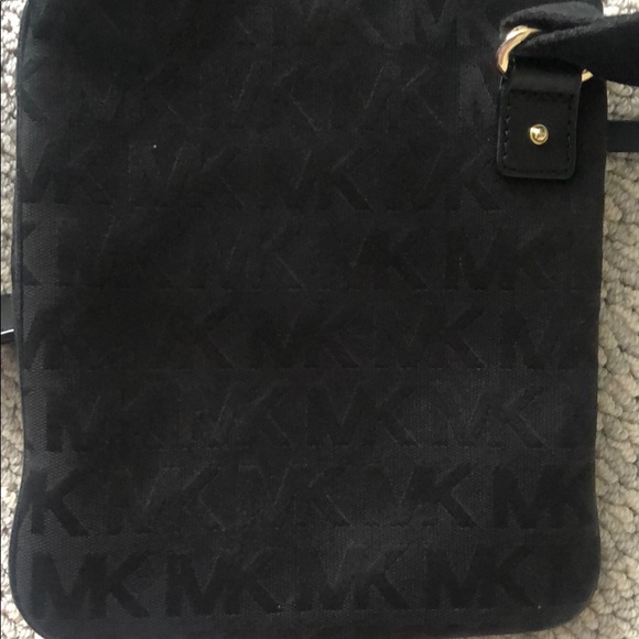 Michael Kors purse - Picture 2 of 5